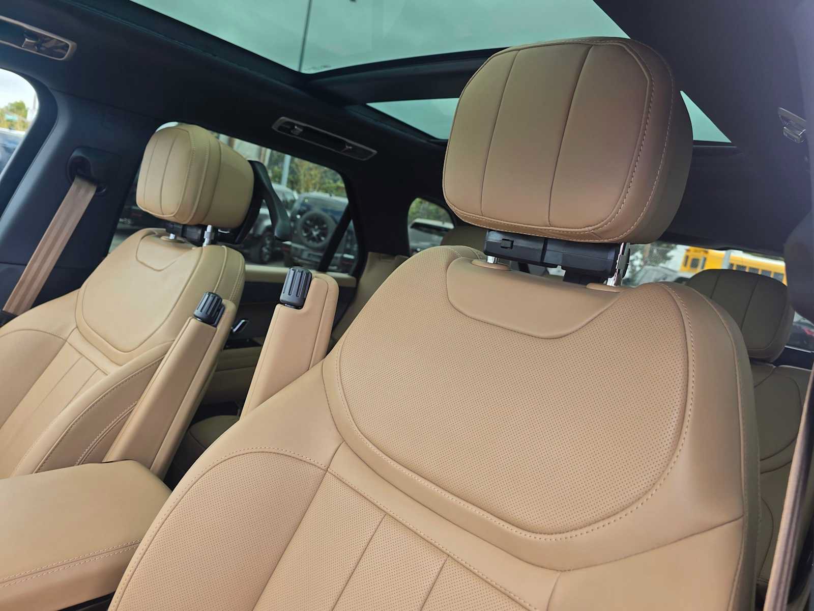 New 2027 Land Rover Range Rover Sport SE AWD/4WD image 26