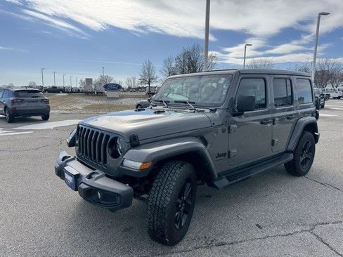 Used 2023 Jeep Wrangler Unlimited Sahara image 3