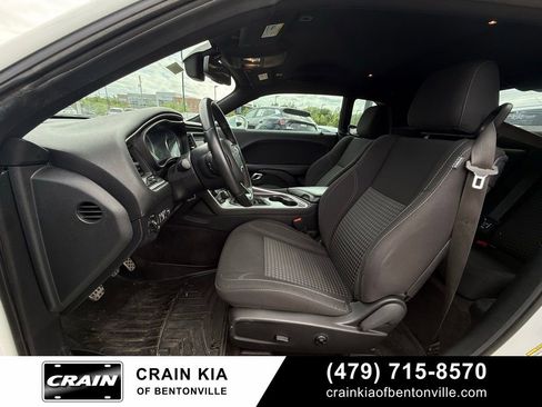 Used 2018 Dodge Challenger R/T w/ Performance Handling Group RWD image 20