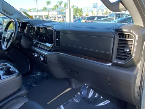 Used 2024 GMC Sierra 1500 SLT image 12