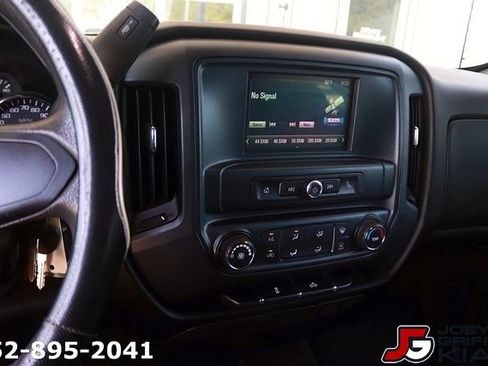 Used 2018 Chevrolet Silverado 1500 Custom w/ Custom Value Package AWD/4WD image 18