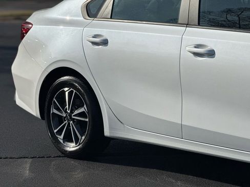 Used 2023 Kia Forte LXS image 9