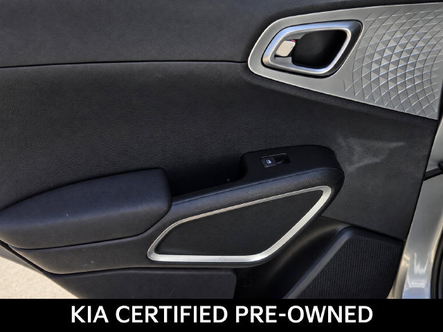 Certified 2025 Kia Soul LX w/ LX Technology Package FWD image 10