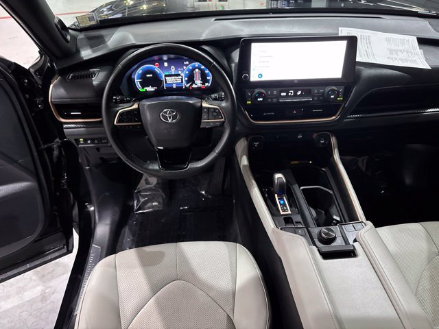 Used 2024 Toyota Grand Highlander AWD Hybrid image 28