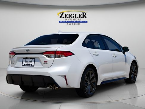 Used 2026 Toyota Corolla SE w/ SE Premium Package FWD image 7