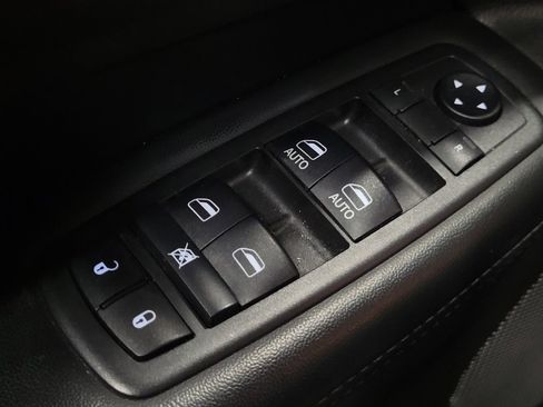 Used 2019 Jeep Grand Cherokee Limited image 27