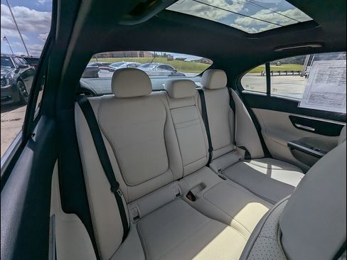 Used 2023 Mercedes-Benz C 300 4MATIC Sedan image 22
