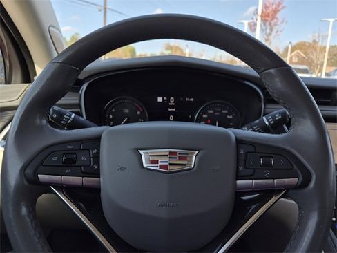 Used 2021 Cadillac XT6 Premium Luxury image 13