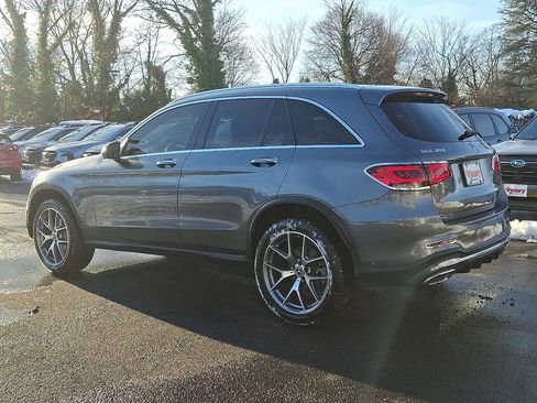 Used 2021 Mercedes-Benz GLC 300 4MATIC image 4