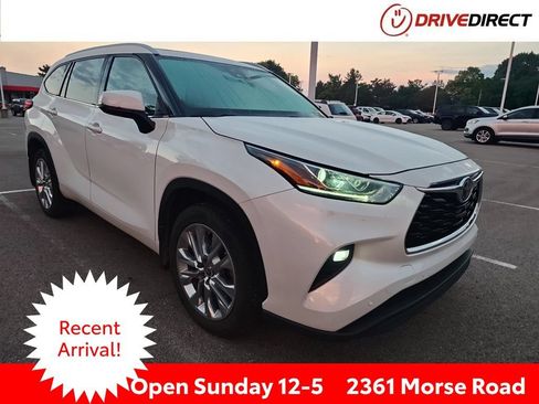Used 2023 Toyota Highlander Limited AWD/4WD image 1