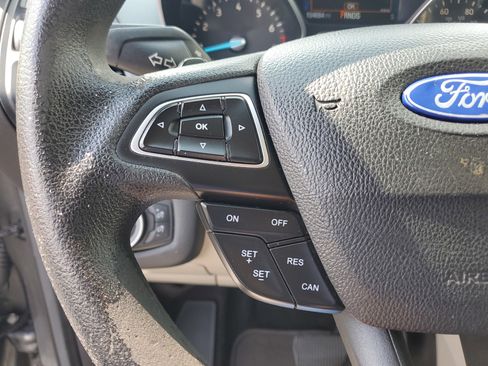 Used 2017 Ford Escape SE image 17