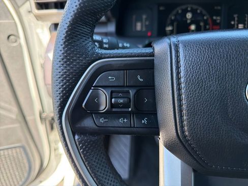Used 2024 Toyota Tacoma SR5 AWD/4WD image 16