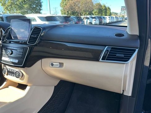 Used 2018 Mercedes-Benz GLE 350 image 35