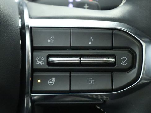 Used 2025 GMC Acadia Denali w/ Super Cruise Package image 40