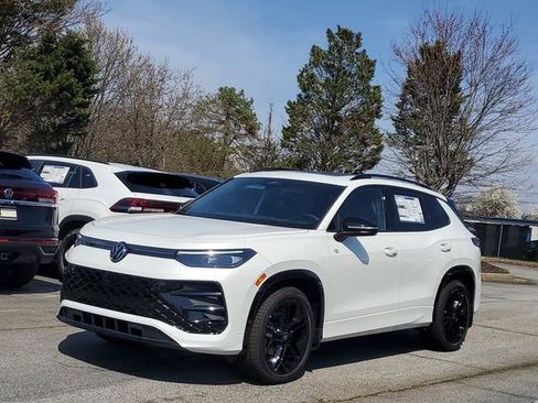 New 2026 Volkswagen Tiguan SE R-Line FWD image 31