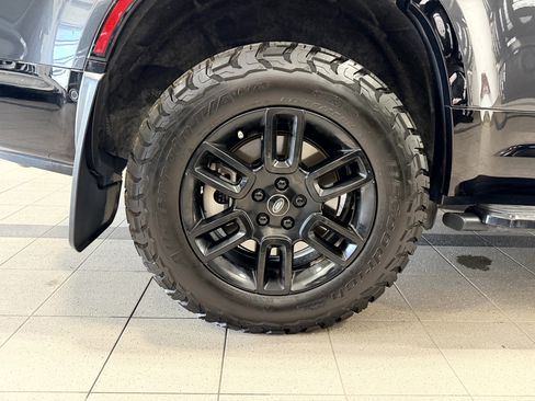 Used 2023 Land Rover Defender 130 X-Dynamic SE AWD/4WD image 10