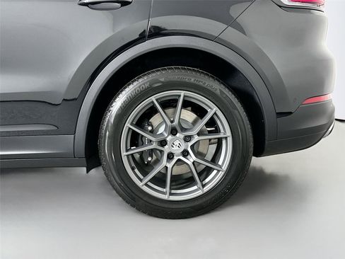 Used 2026 Porsche Cayenne Coupe AWD/4WD image 12