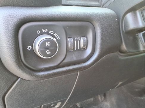 Used 2024 RAM 2500 Laramie AWD/4WD image 15