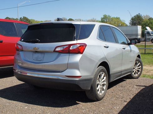Used 2021 Chevrolet Equinox LT image 4