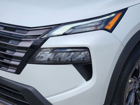New 2026 Nissan Rogue SV FWD image 5