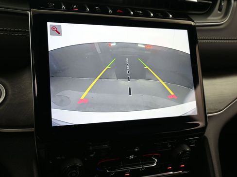 Used 2025 Jeep Grand Cherokee L Limited RWD image 18