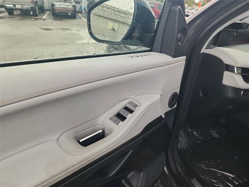 New 2026 Lincoln Navigator L Black Label AWD/4WD image 12