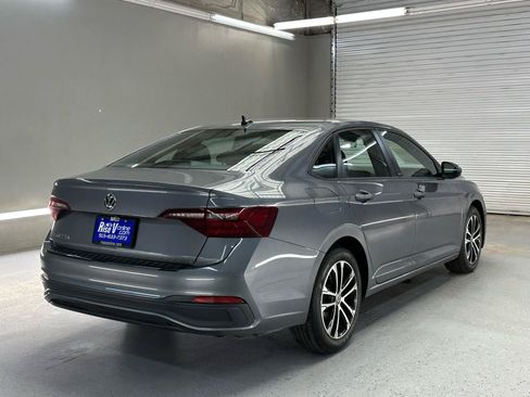 Used 2024 Volkswagen Jetta Sport FWD image 8