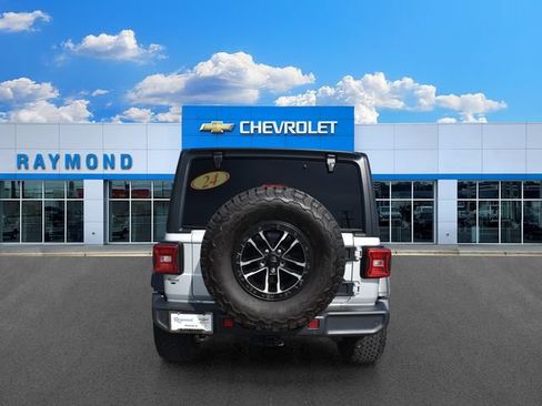 Used 2024 Jeep Wrangler Unlimited Sport AWD/4WD image 4