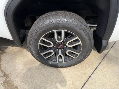 New 2026 GMC Sierra 1500 AT4 w/ AT4 Premium Package AWD/4WD image 38