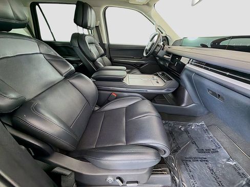 Used 2025 Lincoln Navigator Reserve AWD/4WD image 27