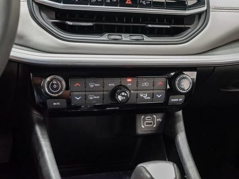 Used 2025 Jeep Compass Limited AWD/4WD image 22
