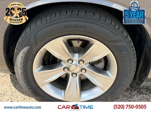 Used 2016 Dodge Challenger SXT RWD image 5