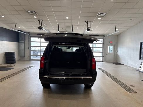 Used 2020 Chevrolet Tahoe Premier AWD/4WD image 16