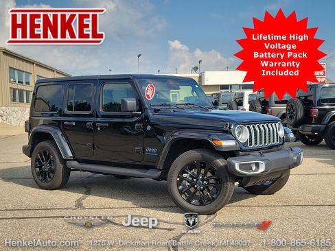 Used 2025 Jeep Wrangler Unlimited Sahara AWD/4WD image 1