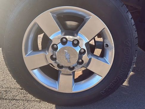 Used 2016 Chevrolet Silverado 2500 LT w/ LT Convenience Package image 12