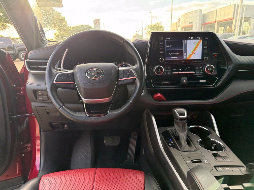 Used 2022 Toyota Highlander XSE FWD image 16