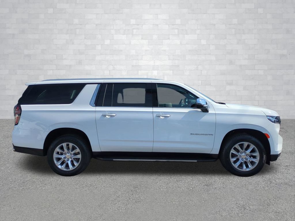 Used 2024 Chevrolet Suburban Premier RWD image 3