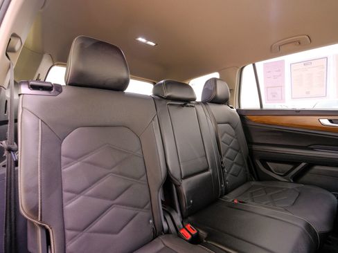 Used 2024 Volkswagen Atlas SE image 22