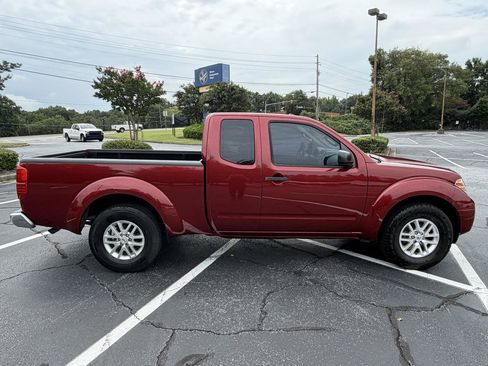 Used 2015 Nissan Frontier SV RWD image 4