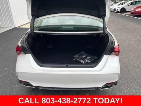 Used 2021 Toyota Avalon XLE w/ Carpet Mat Package (TMS) FWD image 32