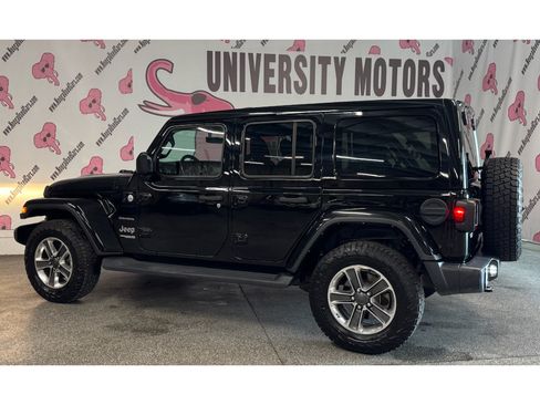 Used 2022 Jeep Wrangler Unlimited Sahara AWD/4WD image 13