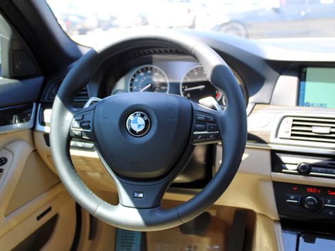 Used 2013 BMW 550i Sedan image 13