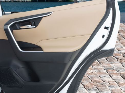 Used 2024 Toyota RAV4 XLE image 13