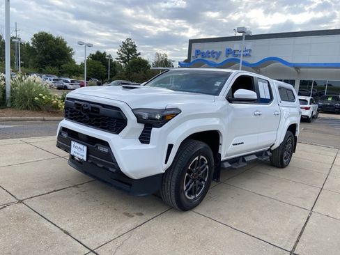 Used 2026 Toyota Tacoma TRD Sport RWD image 4