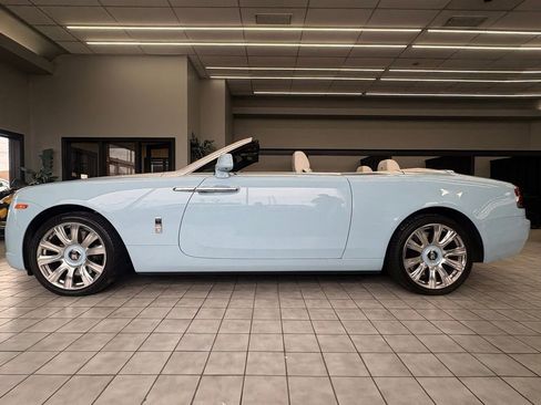 Used 2016 Rolls-Royce Dawn image 3