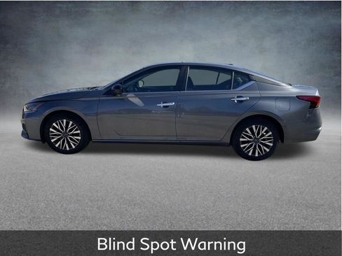 Used 2025 Nissan Altima 2.5 SV image 5
