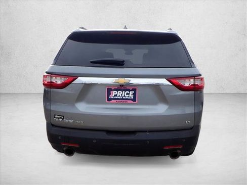 Used 2020 Chevrolet Traverse LT w/ Driver Confidence II Package image 3