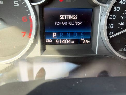 Used 2016 Toyota Tundra SR5 w/ SR5 Upgrade Package RWD image 17