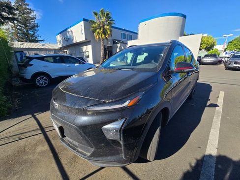Used 2023 Chevrolet Bolt EUV Premier w/ Sun & Sound Package FWD image 5