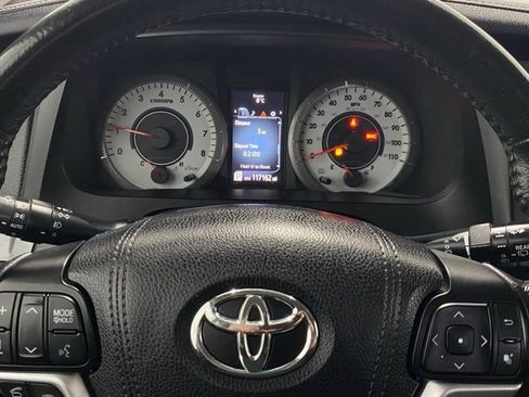 Used 2015 Toyota Sienna SE image 29